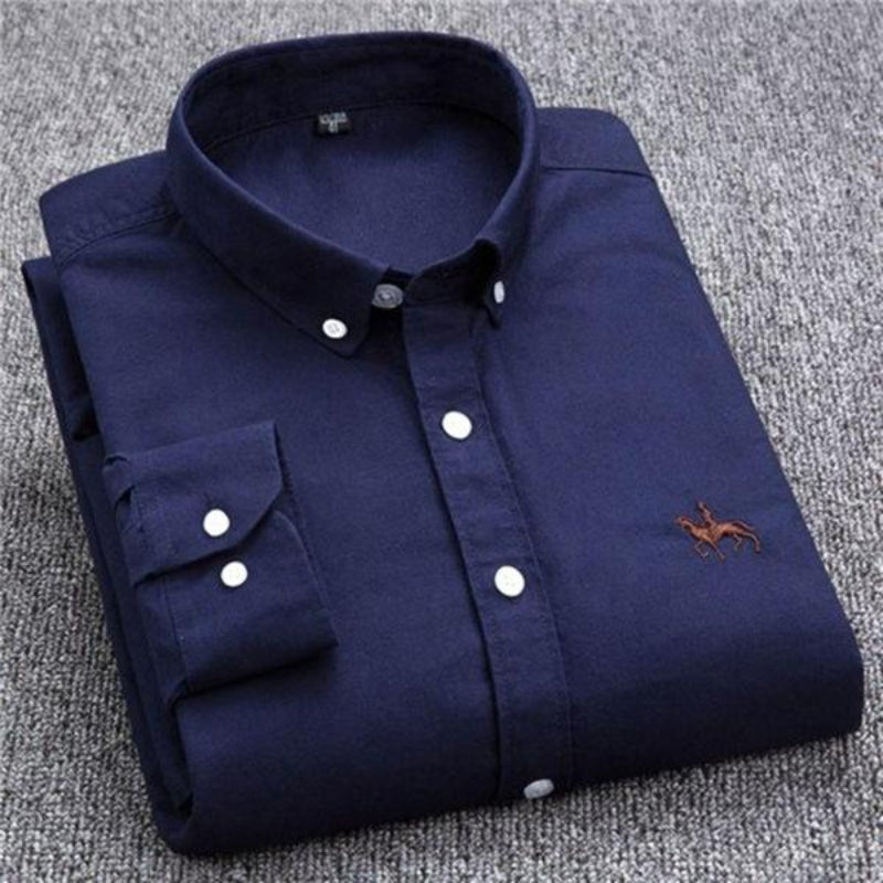 Chemise en coton à manches longues avec emblème pour un style classique pour hommes